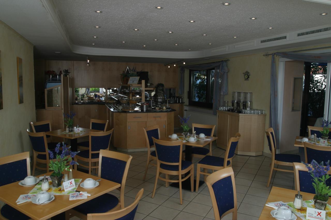 Hotel Zur Pfalz Kandel Exterior photo